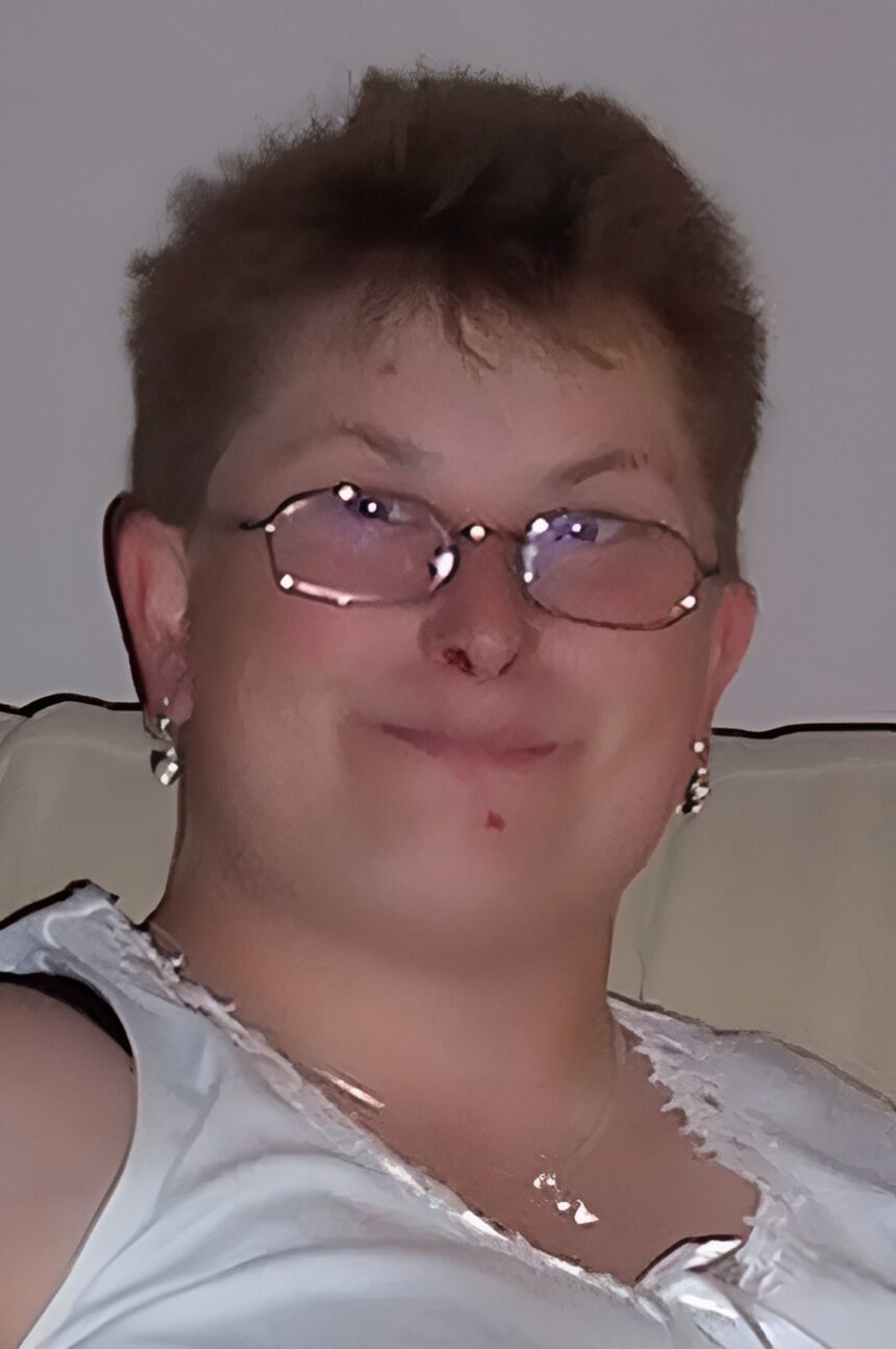 She thought they were her friends but on August 9, 2010, 27-year-old Gemma Hayter was lured out for what she believed would be a fun night and never came home. Before her d-ath, Gemma suffered horrific abuse: she was beaten, had her head smashed against a radiator, her phone was thrown in a toilet to stop her calling for help, and she was even forced to drink urine. The group then led her to a disused railway line, where they stripped her naked, put a bin bag over her head, st-bbed her, and stamped on her head before leaving her to die. Three of them were convicted of m-rder and two of manslaughter. A serious case review later found that Gemma’s d-ath was preventable, multiple agencies had missed opportunities to protect her. Her case has since been highlighted as an example of “mate crime” when vulnerable people are abused and exploited by those they think are friends. Gemma, who had learning disabilities, was known for her warmth and kindness. But the very people she trusted turned on her with unthinkable cruelty and horror. This is one of the most heartbreaking cases of betrayal, a woman failed not only by those around her, but by a system that should have protected her. The smile in this photo is all that’s left of a life that deserved so much more.