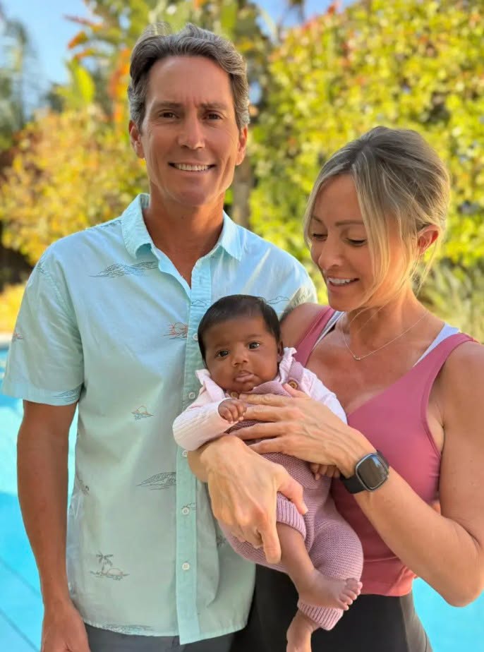 featured-145 Couple Keeps Baby After IVF Mix-Up Reveals No Genetic Connection