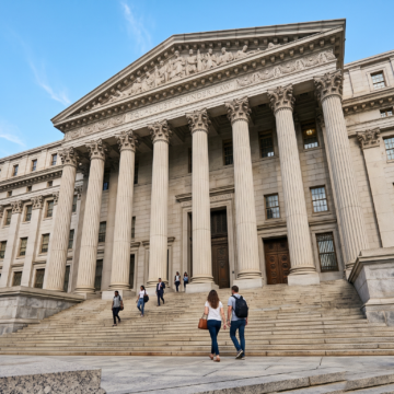 featured-13 Federal Court Hears Arguments Over Virginia’s In-State Tuition Law for Immigrant Students